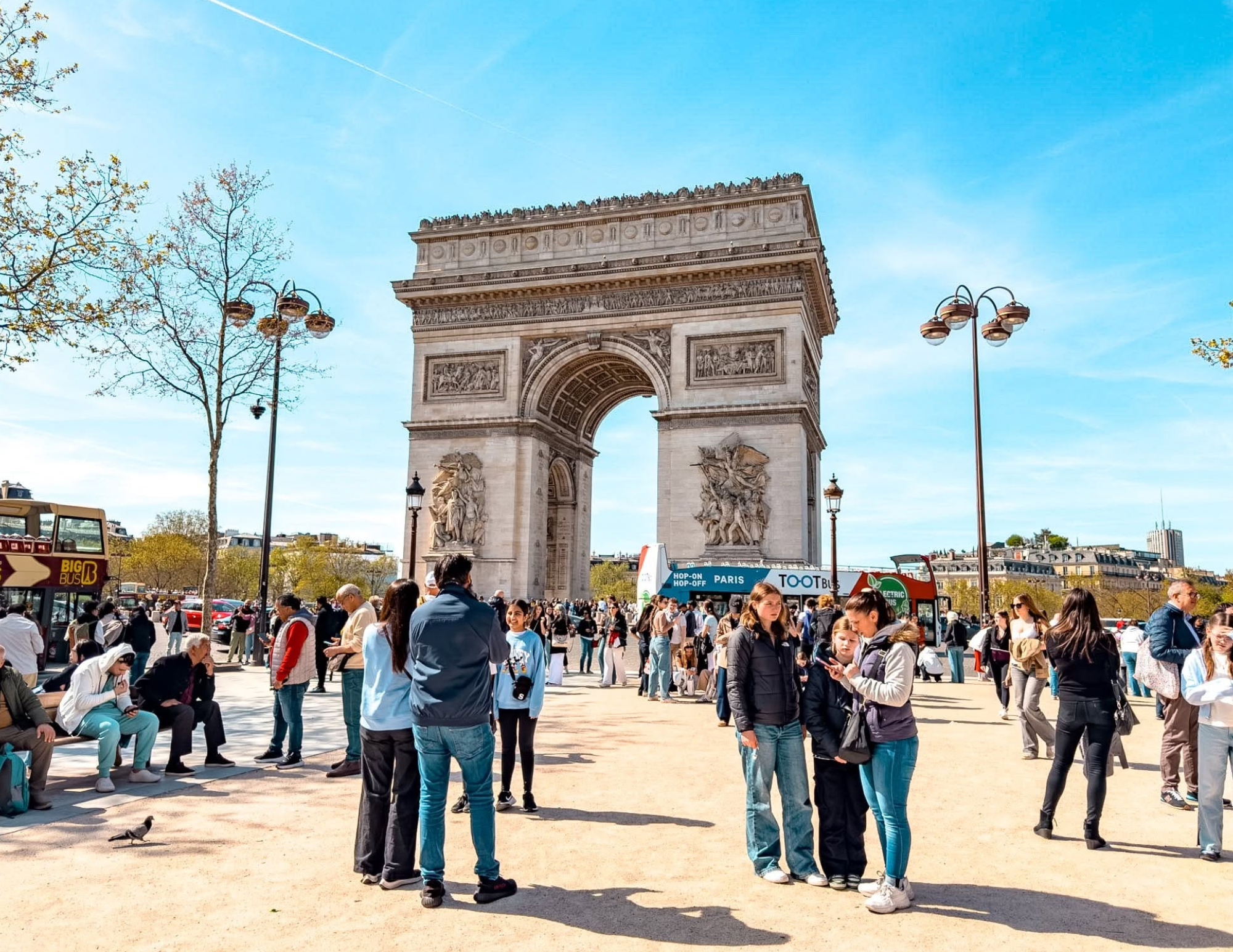 Paris Travel Guide (10).png